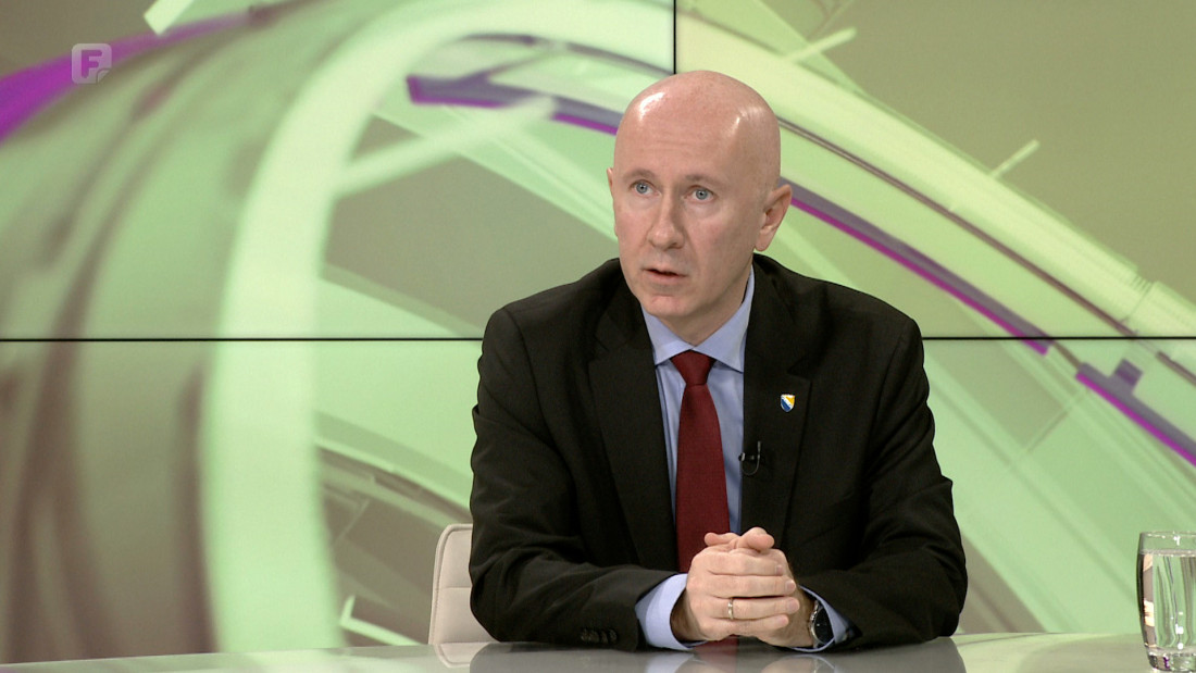 Dunović: Osmorka kao Deda Mraz ispunjava sve želje HDZ-u i SNSD-u