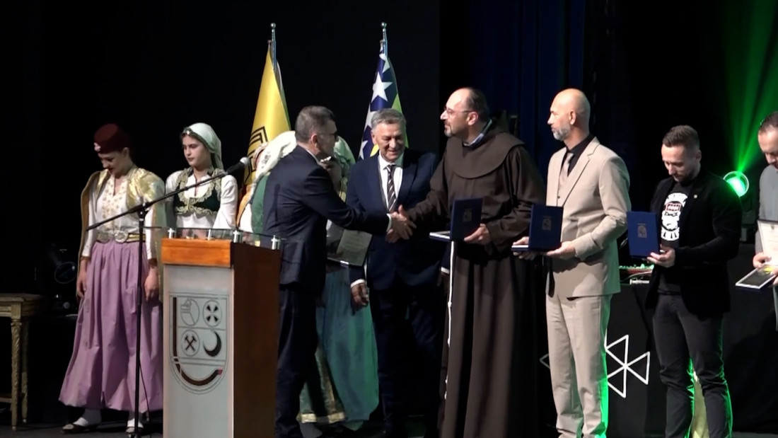 Izložbom fotografija i svečanom sjednicom Gradskog vijeća obilježen 590. rođendan Zenice