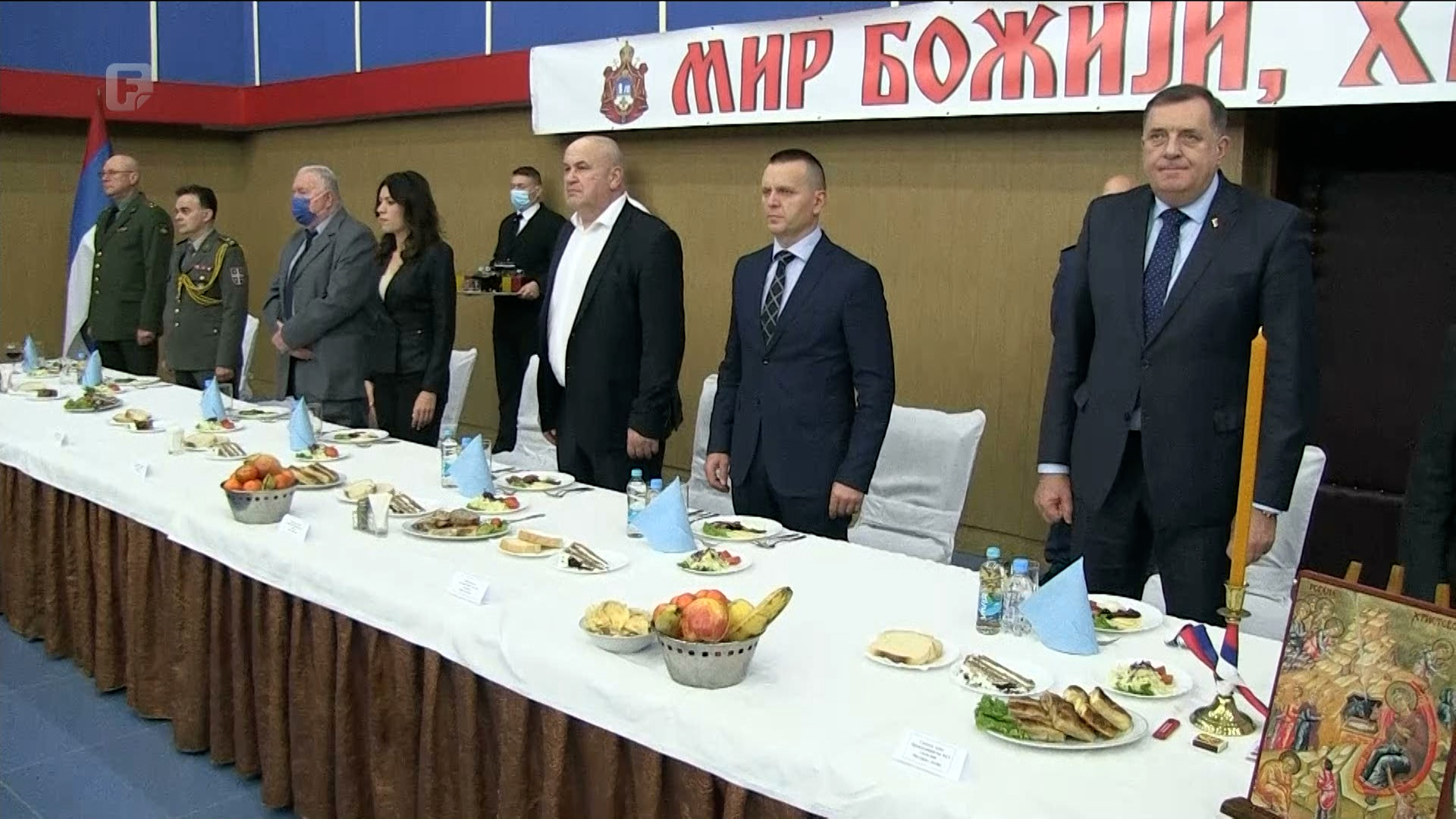 Dodik i Okolić u kasarni Oružanih snaga BiH dočekani 'Maršom na Drinu'