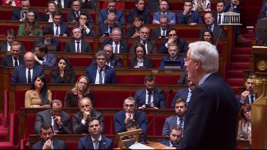 Francuska vlada desnog centra suočava se s prijetnjom da bude zbačena