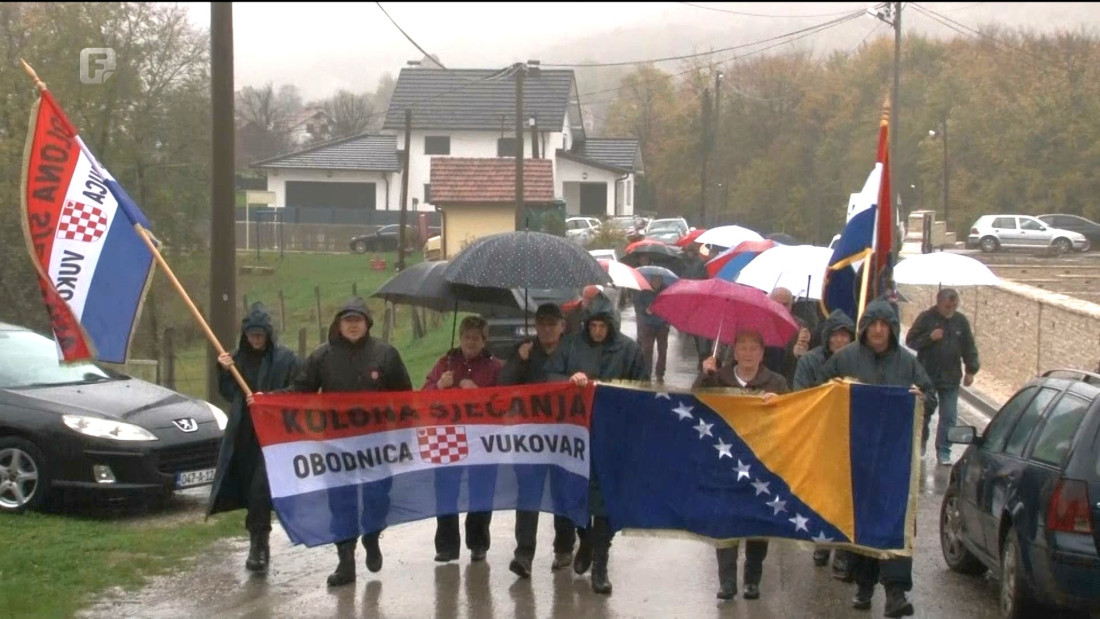 Tuzlaci krenuli pješice ka Vukovaru