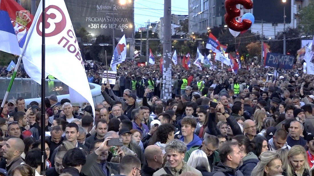Studentska lista održala završni skup, kampanja vlasti premašila zakonski limit Studentska lista održala završni skup, kampanja vlasti premašila zakonski limit
