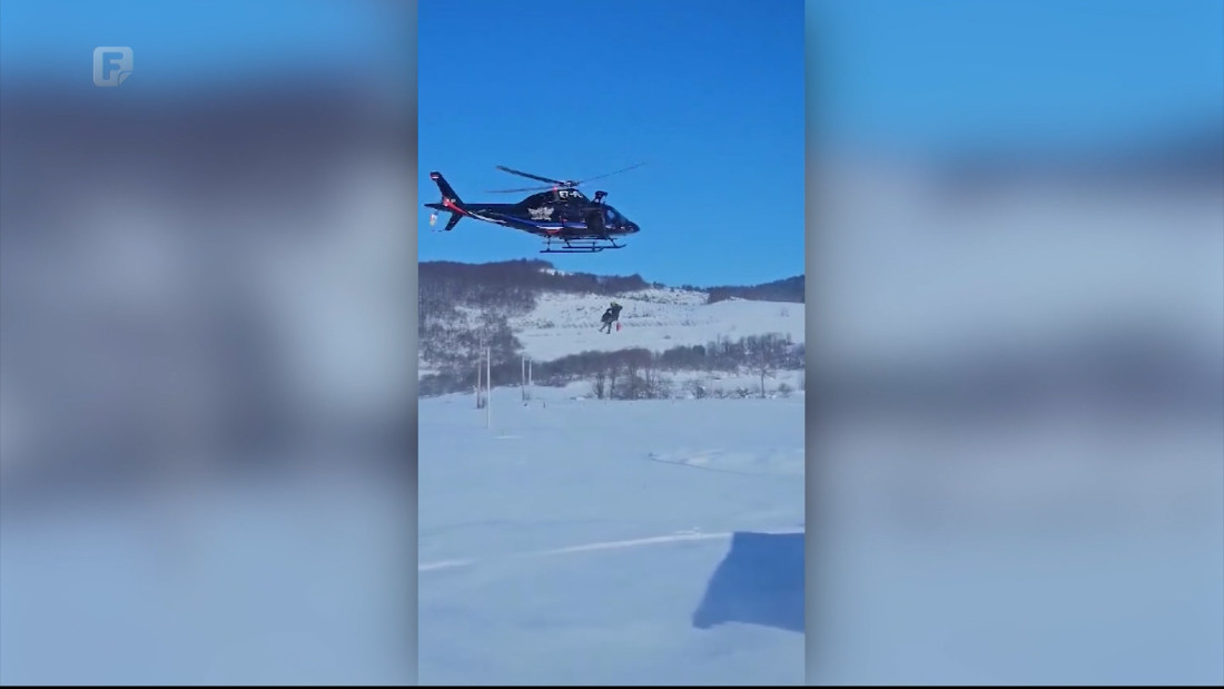 Helihopterski servis RS-a evakuisao majku s bebom i muškarca sa zavijane Manjače