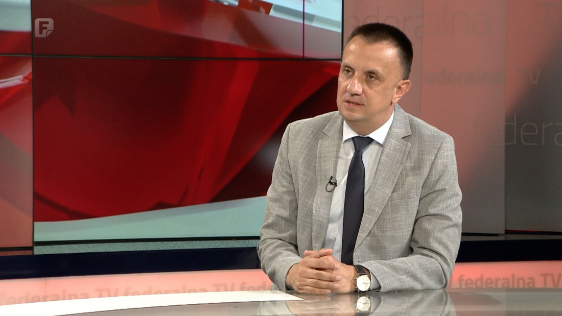 Radnici strahuju za posao, Lakić poručuje: Borba za Željezaru nije završena