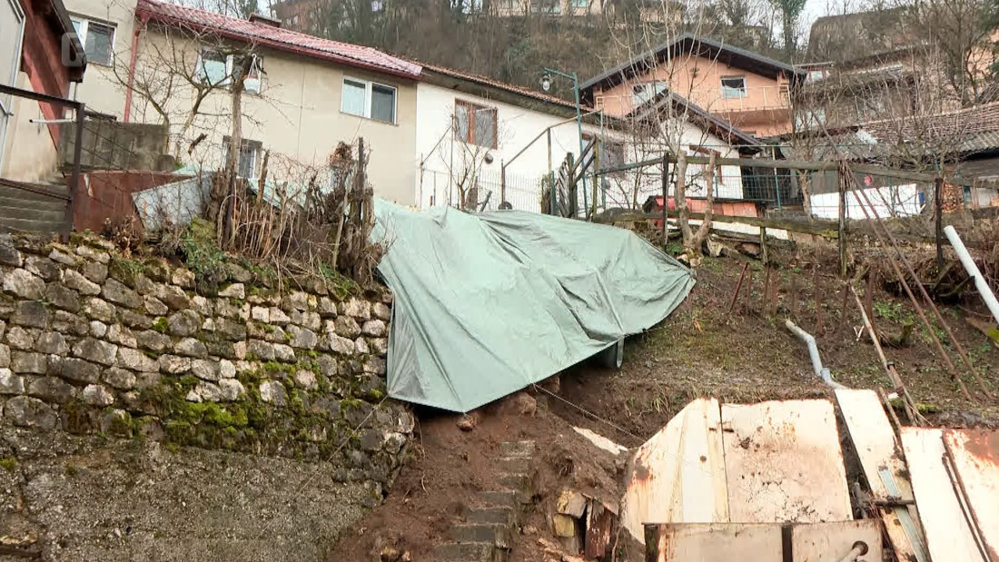 Aktiviralo se klizište u sarajevskom naselju Trčivode, ugrožen stambeni objekt