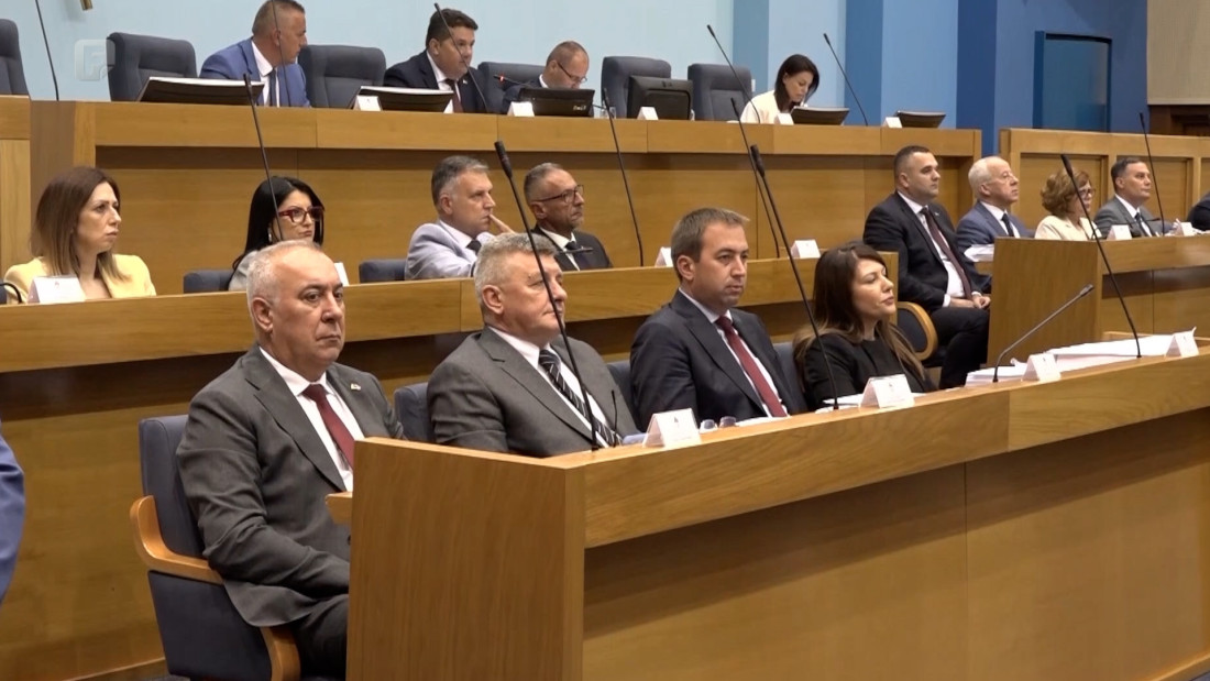 NSRS: Usvojene sporne dopune Krivičnog zakonika, zatvorske kazne za isticanje zastave ARBiH