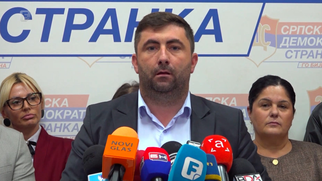 Sukob u SDS-u se produbljuje: Ljubiša Petrović najavio pravnu borbu