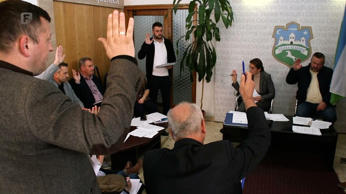 Budžet Velike Kladuše usvojen u hodniku Općinske vijećnice