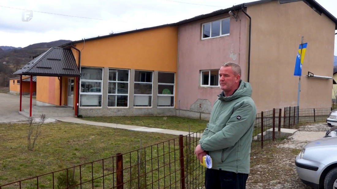 Saudina sud na posao vratio, škola mu vrata zatvorila