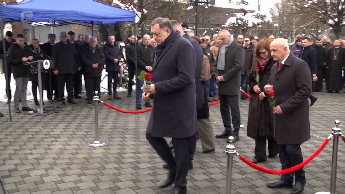 Dodik bez funkcije, ali u centru ceremonija obilježavanja neustavnog dana entiteta