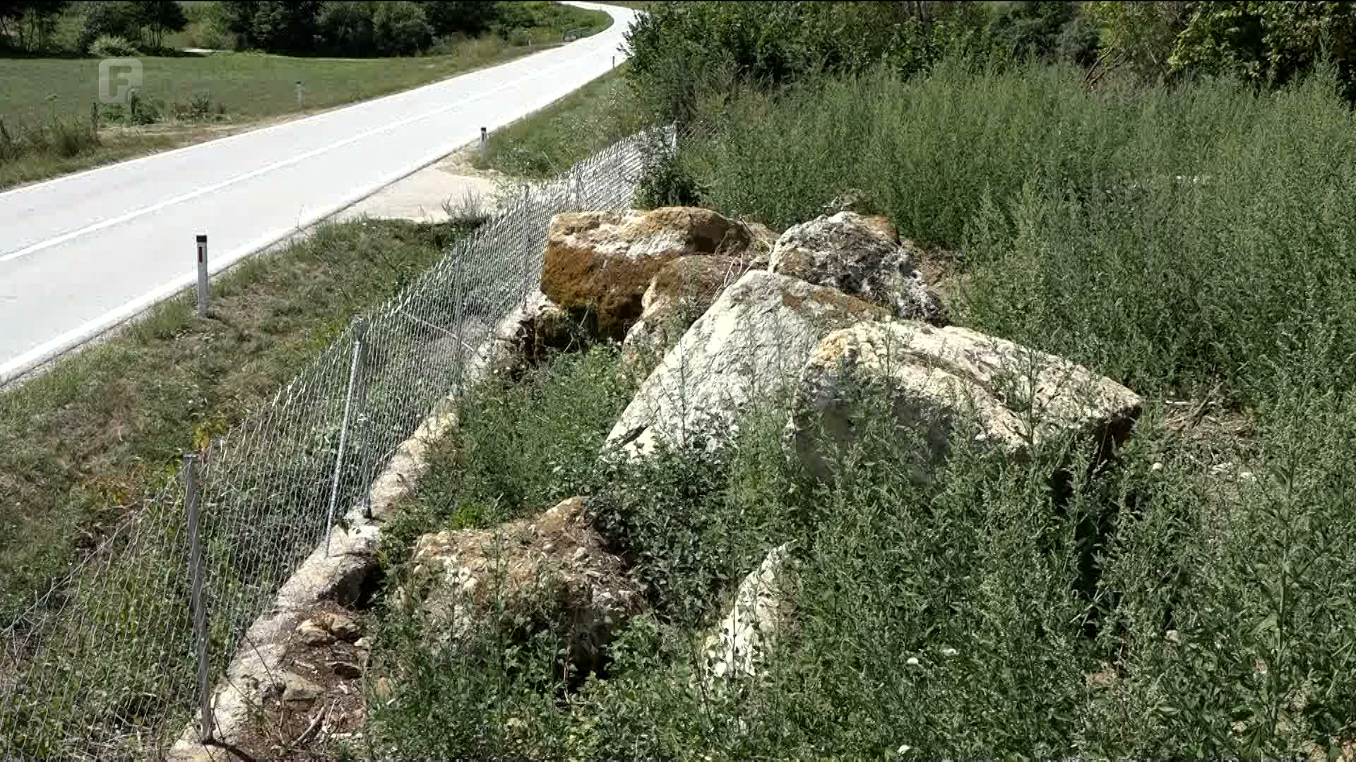 Stećci kod Donjeg Vakufa i dalje na smetljištu