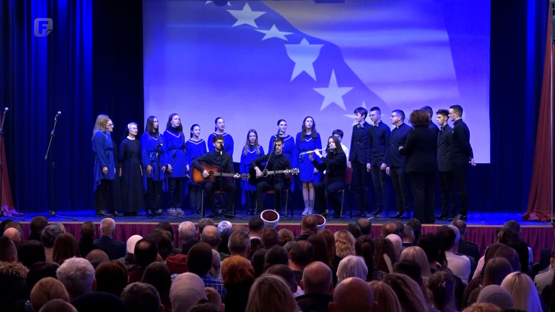 Dan državnosti obilježen i u Travniku: Najmlađi pjesmom o stoljećima Bosne i Hercegovine