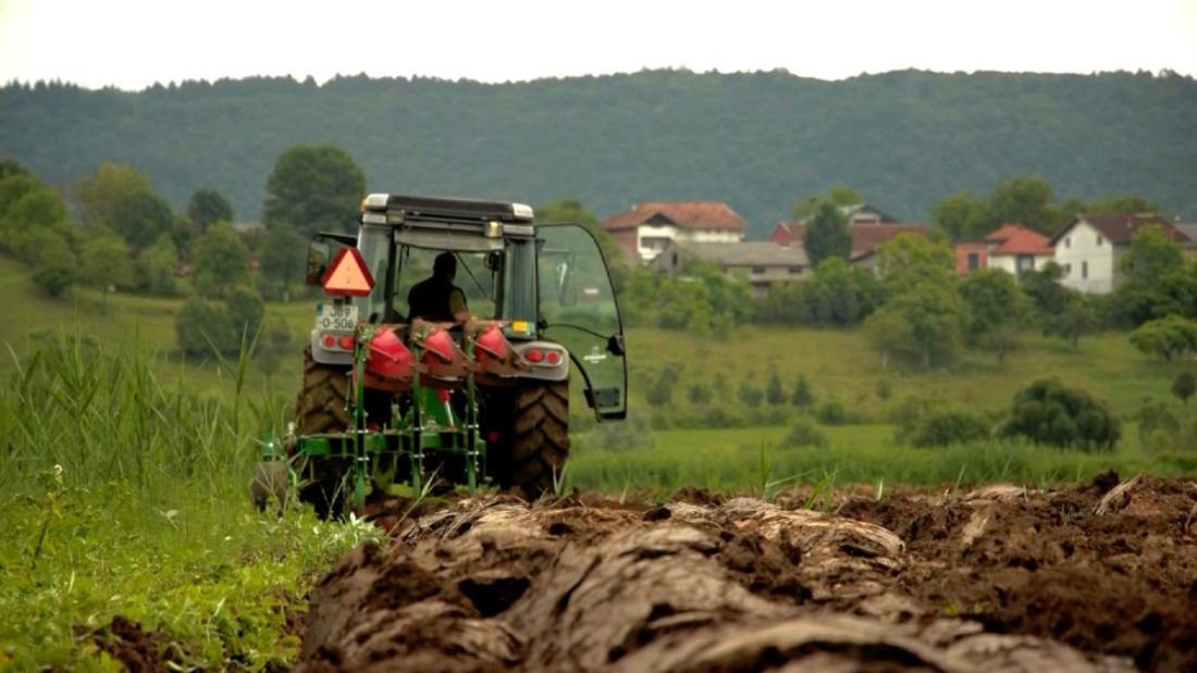 Poljoprivrednici u USK-u još čekaju poticaje za saniranje štete od majskih poplava