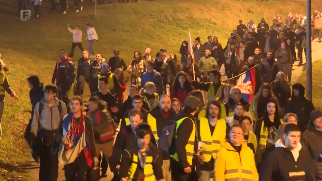 Studenti iz Beograda pješke stigli u Novi Sad