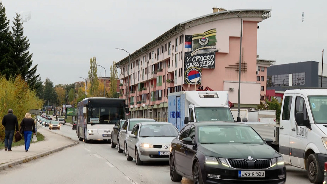Dok se u Srbiji uklanjaju murali ratnom zločincu Mladiću, u Istočnom Sarajevu ga oslikavaju