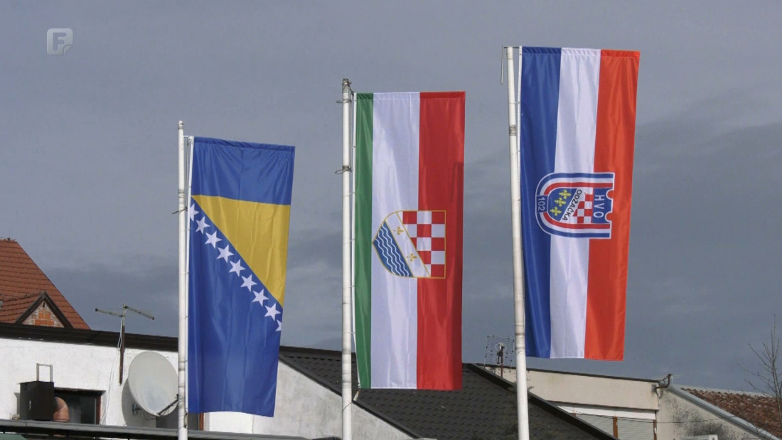 Legitimno protiv autentičnih