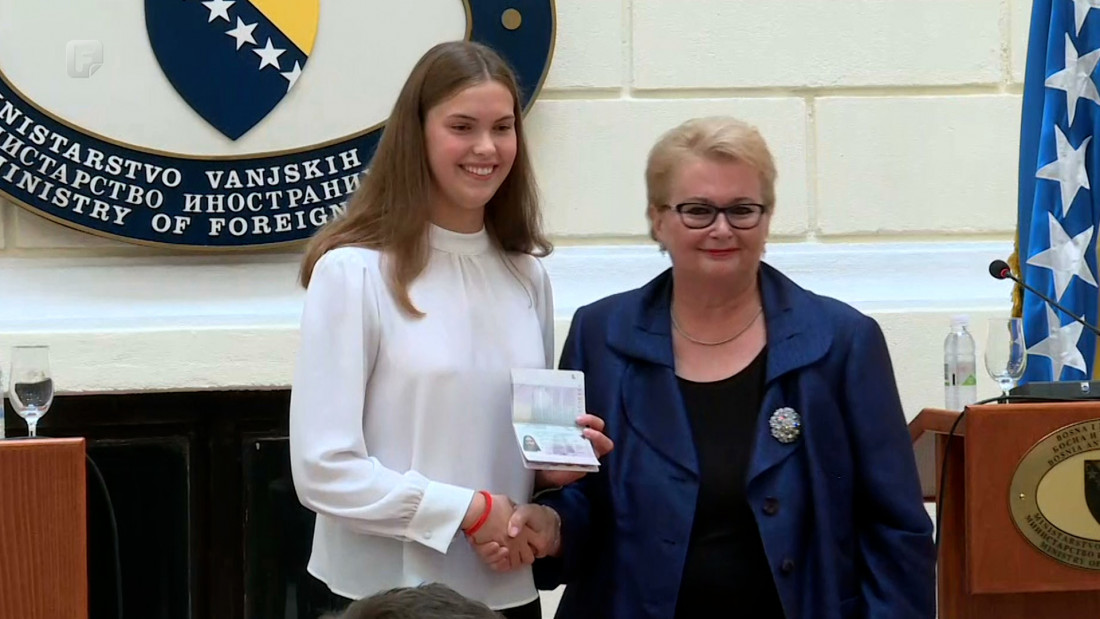 Sjajna plivačica Lana Pudar dobila diplomatski pasoš BiH