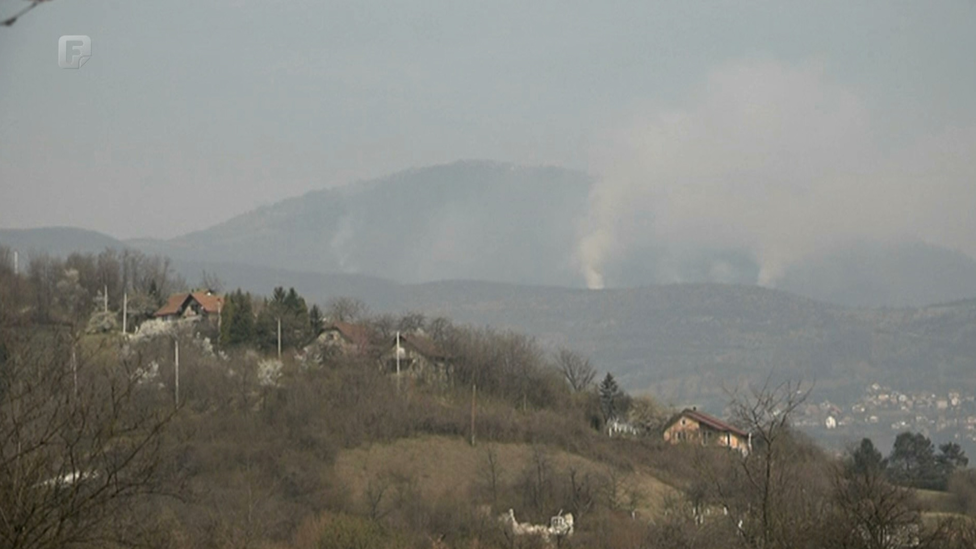 Zenički vatrogasci bore se s požarima na nekoliko lokaliteta