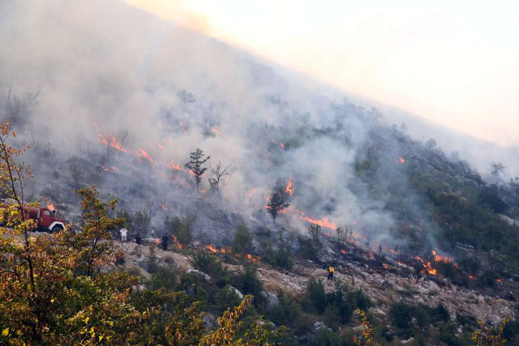 FUCZ: Požar na području Konjica u dobroj mjeri ugašen, na Prenju i dalje aktivan