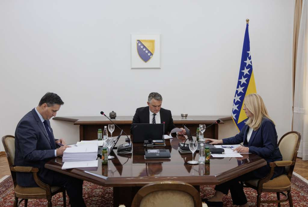 Predsjedništvo BiH traži od Vijeća ministara novu sigurnosnu politiku BiH