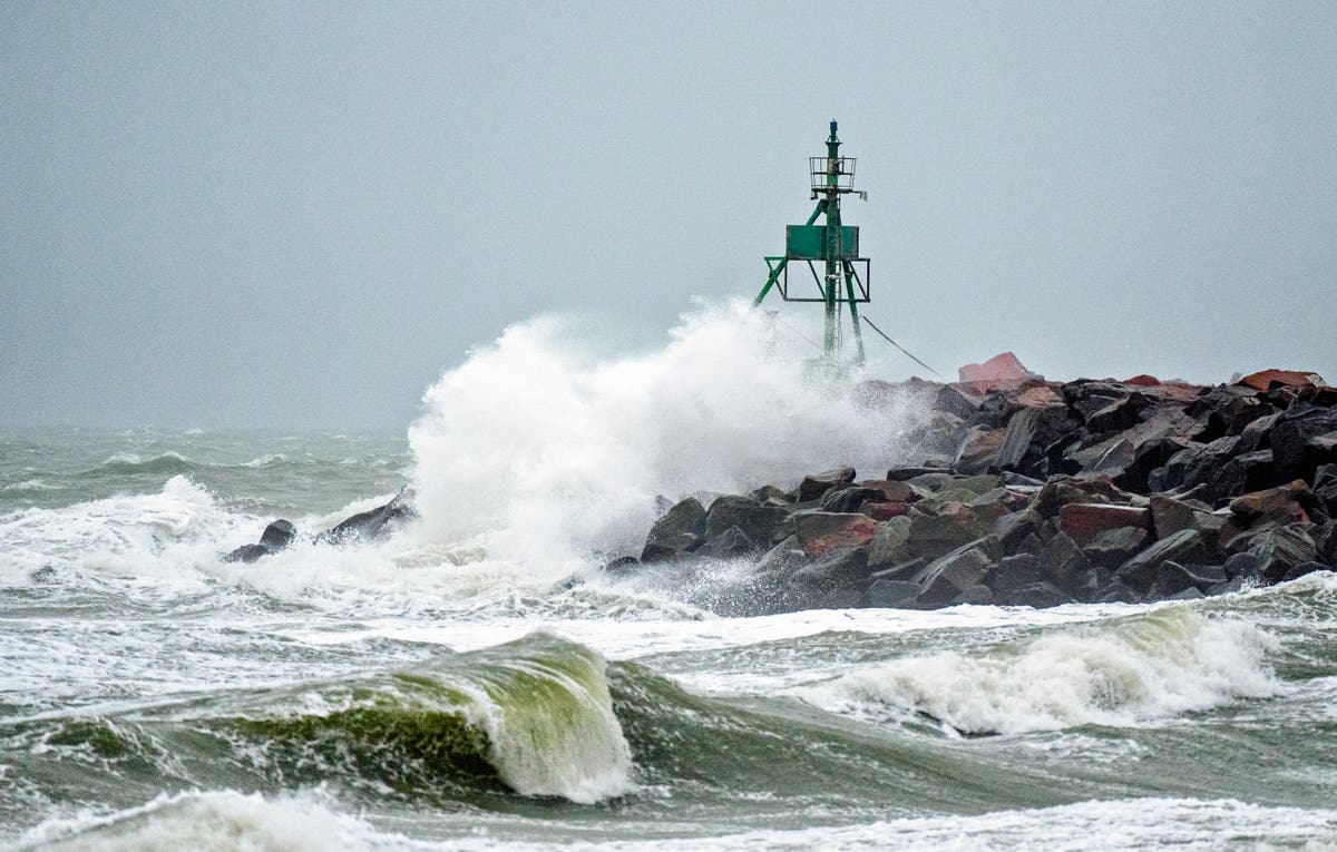 Uraganski vjetrovi haraju sjevernom Evropom, stradalo više osoba