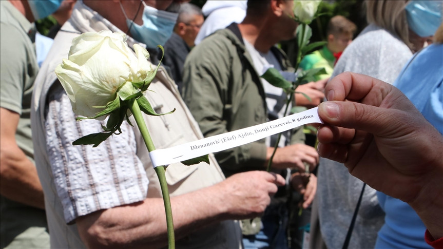 Udruženje “Komisija bijelih traka” izražava solidarnost sa roditeljima