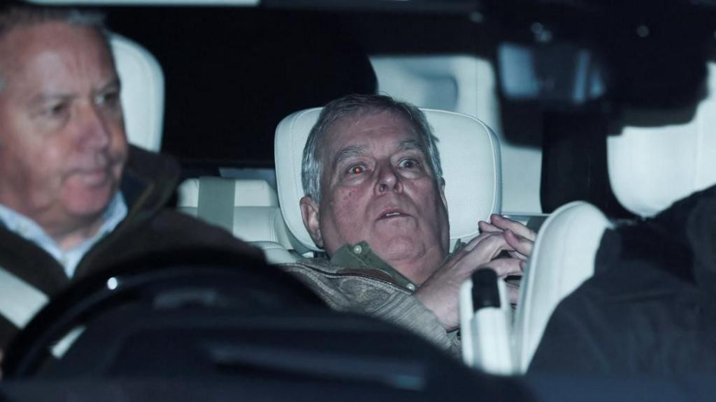 Princ Andrew pušten iz pritvora nakon hapšenja zbog zloupotrebe javne funkcije