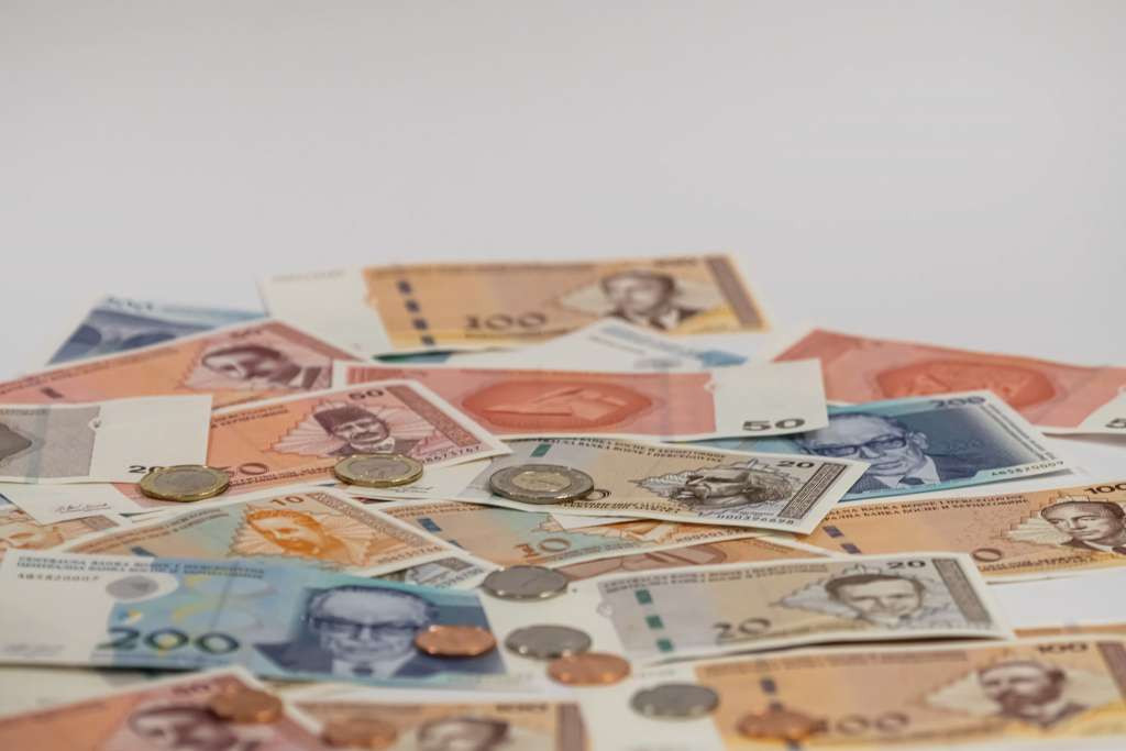 Prosječna neto plata u BiH u decembru 1.190 KM