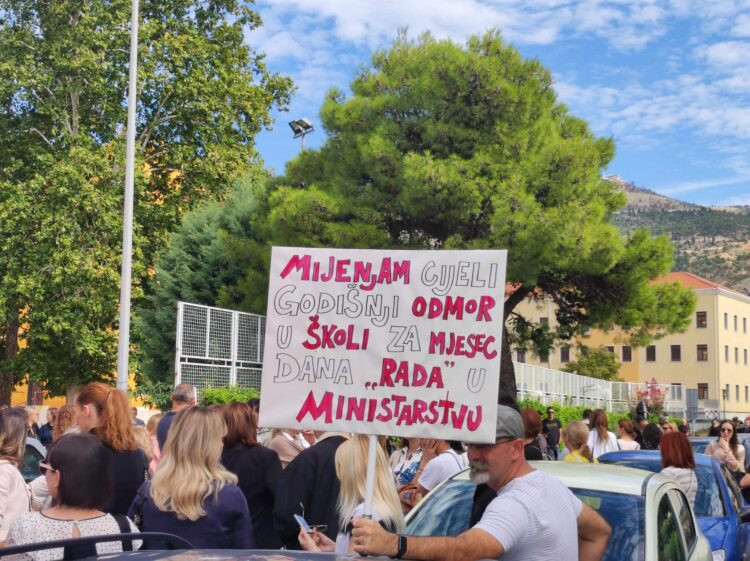 Protestna šetnja prosvjetara HNK i ZHK