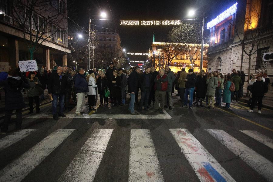 Srbija: Građani sa protesta ispred RIK-a pridružili se studentima na blokadi