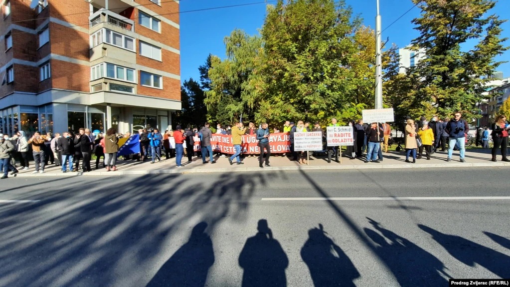 Građani zahtijevaju da visoki predstavnik Christian Schmidt poduzme korake protiv rušenja BiH