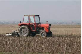 Mirni protest Udruženja poljoprivrednika FBiH ispred zgrade Skupštine Posavskog kantona