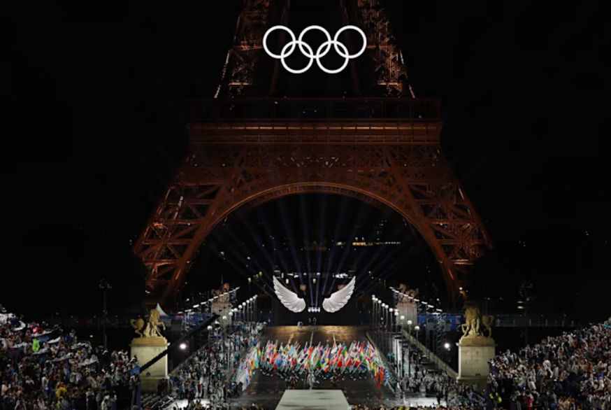 Podignuta olimpijska zastava na Trgu Trokadero