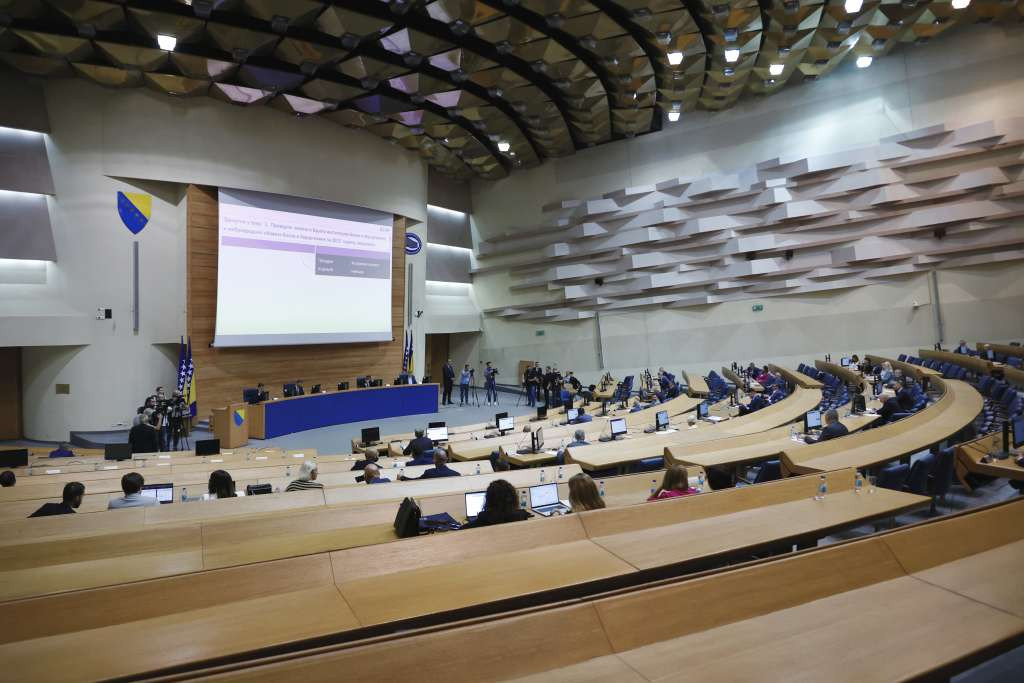 Predlaže se vraćanje budžeta na doradu, optužbe zbog blokada i kašnjenja