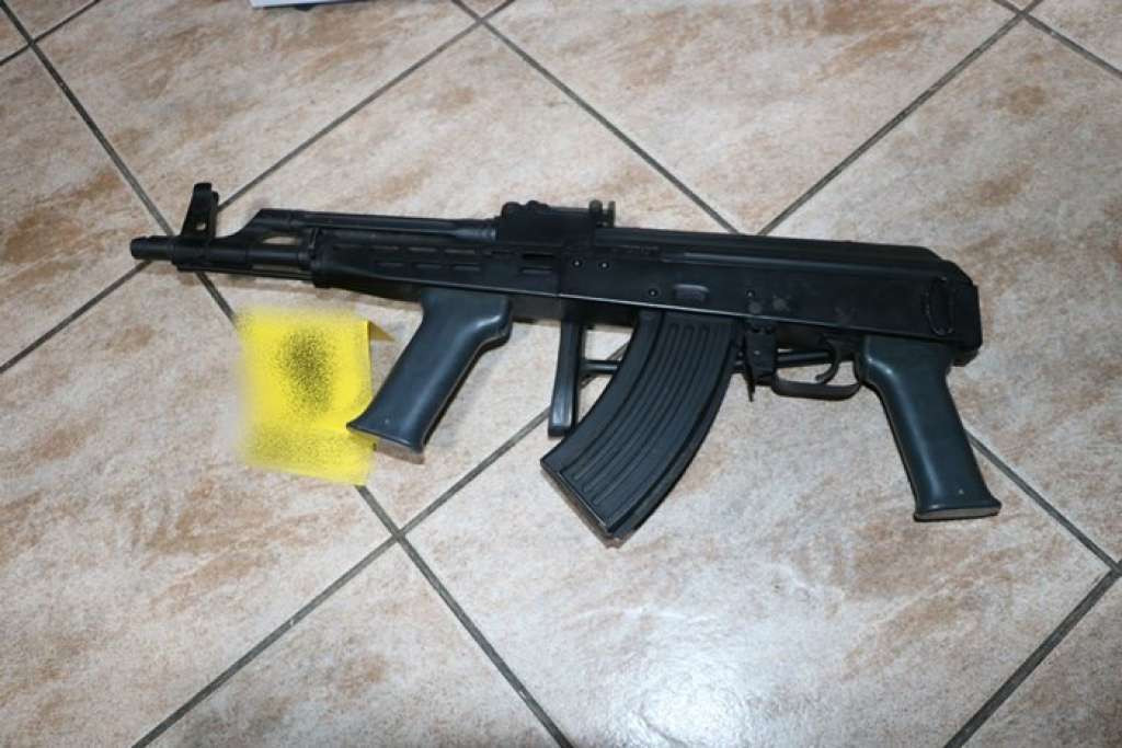 U busu bh. registracija pronađene bombe, automatska puška i streljivo, uhićen Francuz