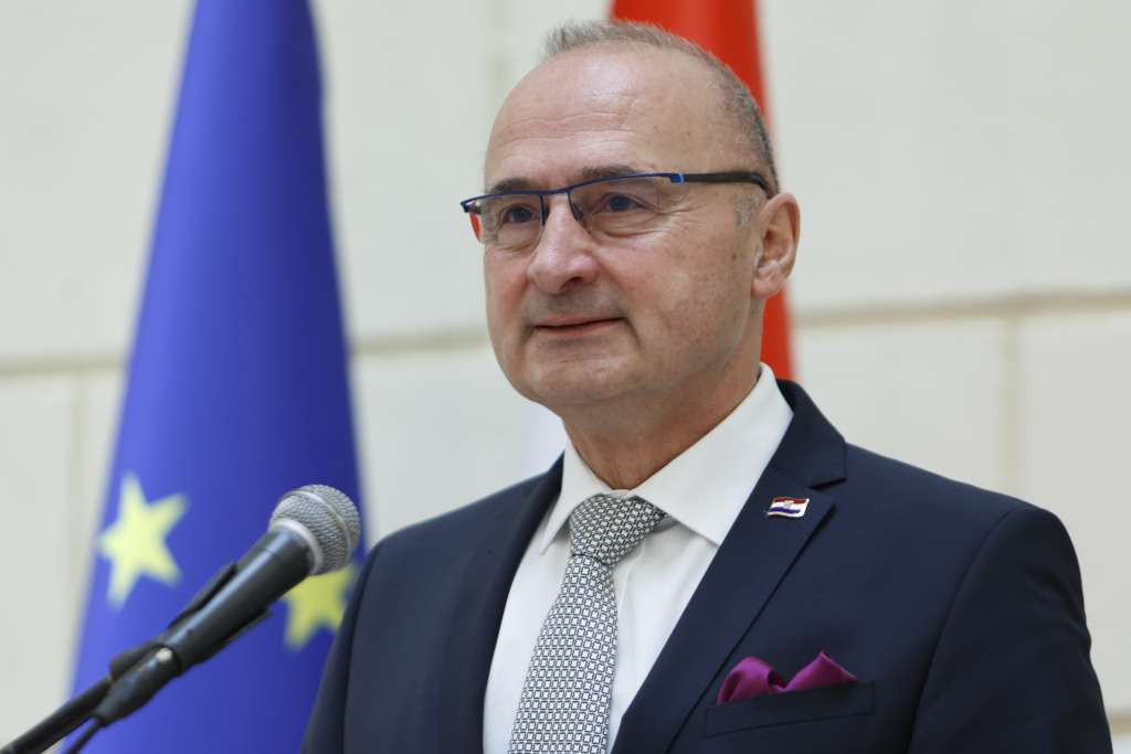 Hrvatska i Crna Gora počinju razgovore o otvorenim pitanjima