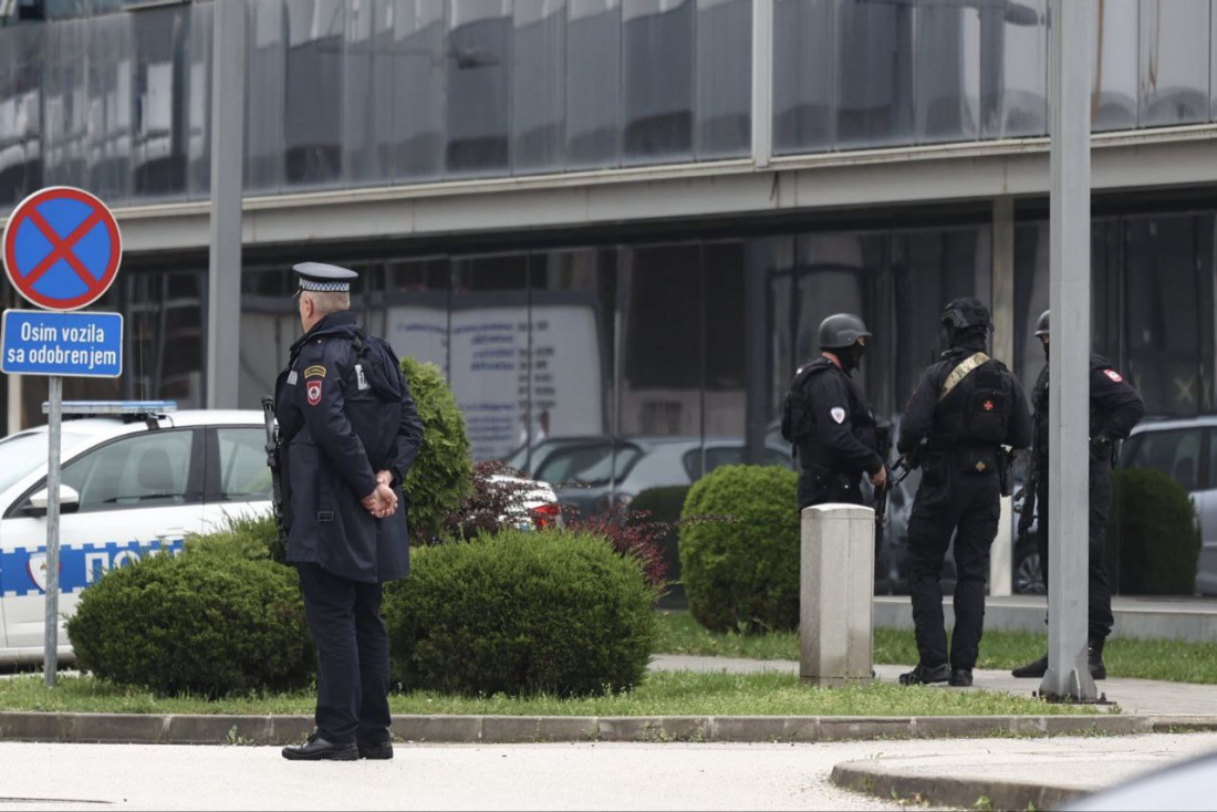Jake policijske snage i dalje u Lukavici: Čeka se izlazak Dodika