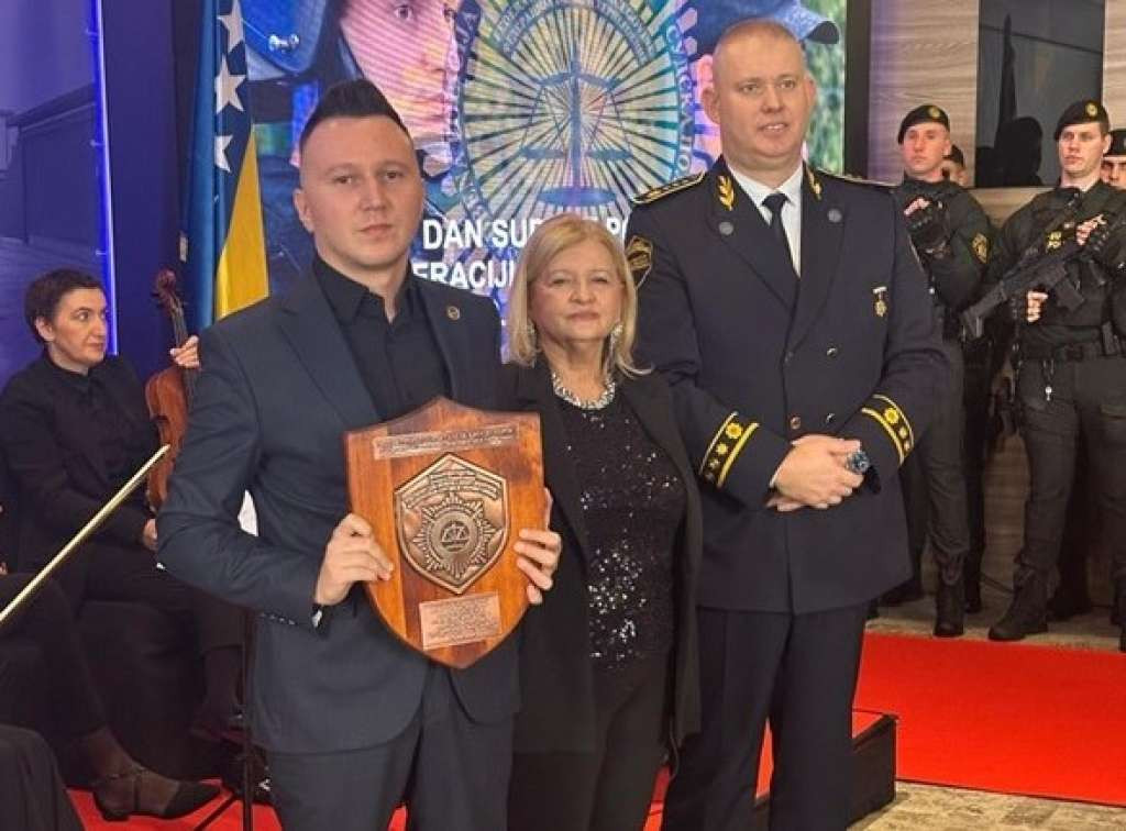 'Reljefni amblem Sudske policije u Federaciji BiH' za Policijsku akademiju FMUP-a