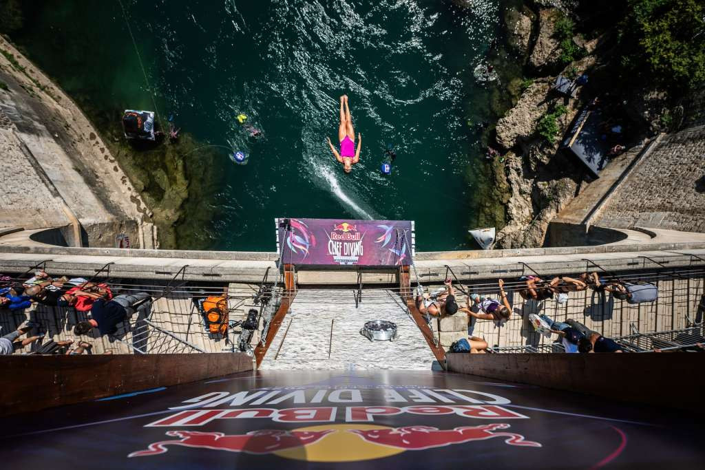 Rhiannan Iffland i Constantin Popovici obilježili drugi dan Red Bull Cliff Divinga u Mostaru