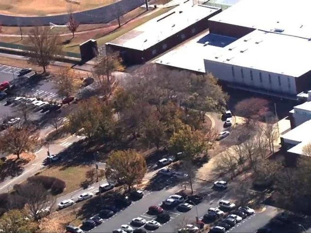 Učenik ubijen u obračunu noževima u srednjoj školi u SAD-u