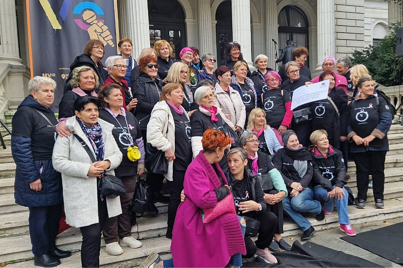 U Sarajevu performans u znak podrške oboljelim od karcinoma dojke
