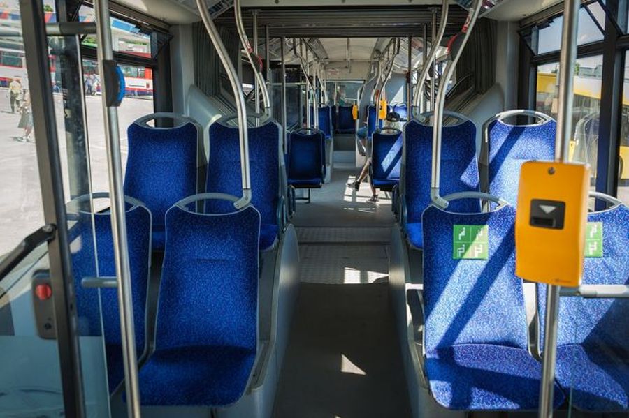 Zenička policija istražuje jutrošnje ispadanje iz autobusa i način prijeloma šake 11-godišnjeg đaka