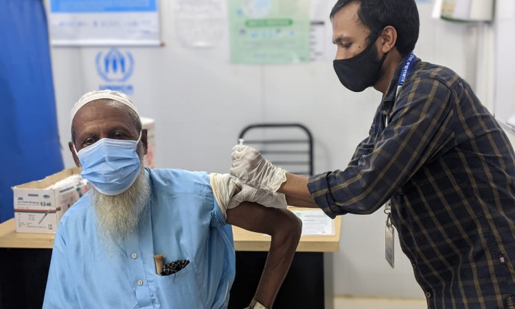 Bangladeš započeo vakcinaciju Rohinja u izbjegličkom logoru
