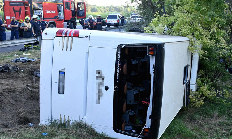 U Mađarskoj autobus sletio s puta, osam osoba poginulo