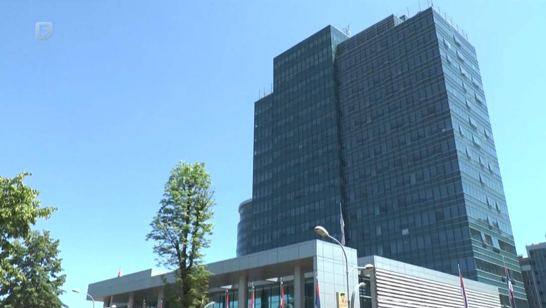 Zaduživanjima u RS-u nema kraja