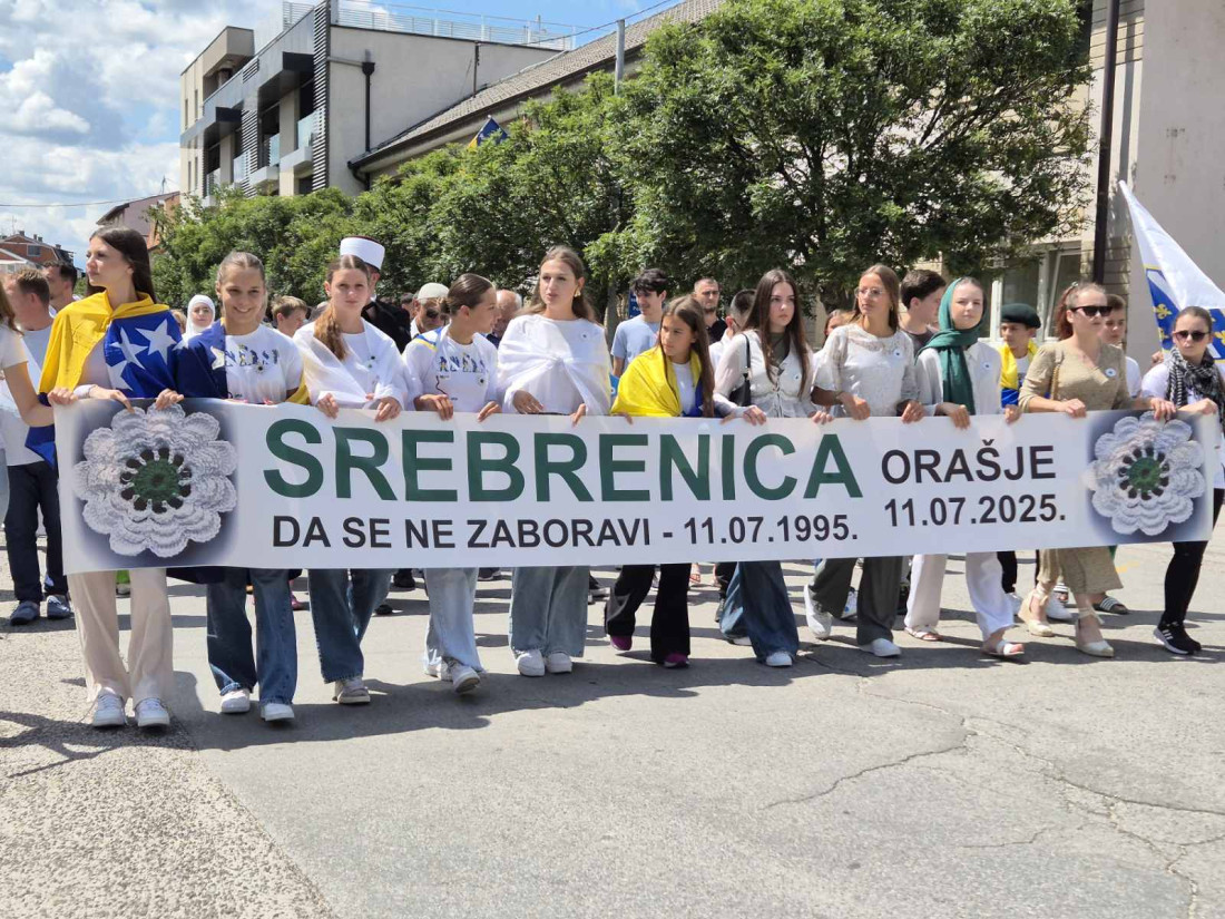 Građani Orašja u mirnoj šetnji za Srebrenicu: Da se ne zaboravi