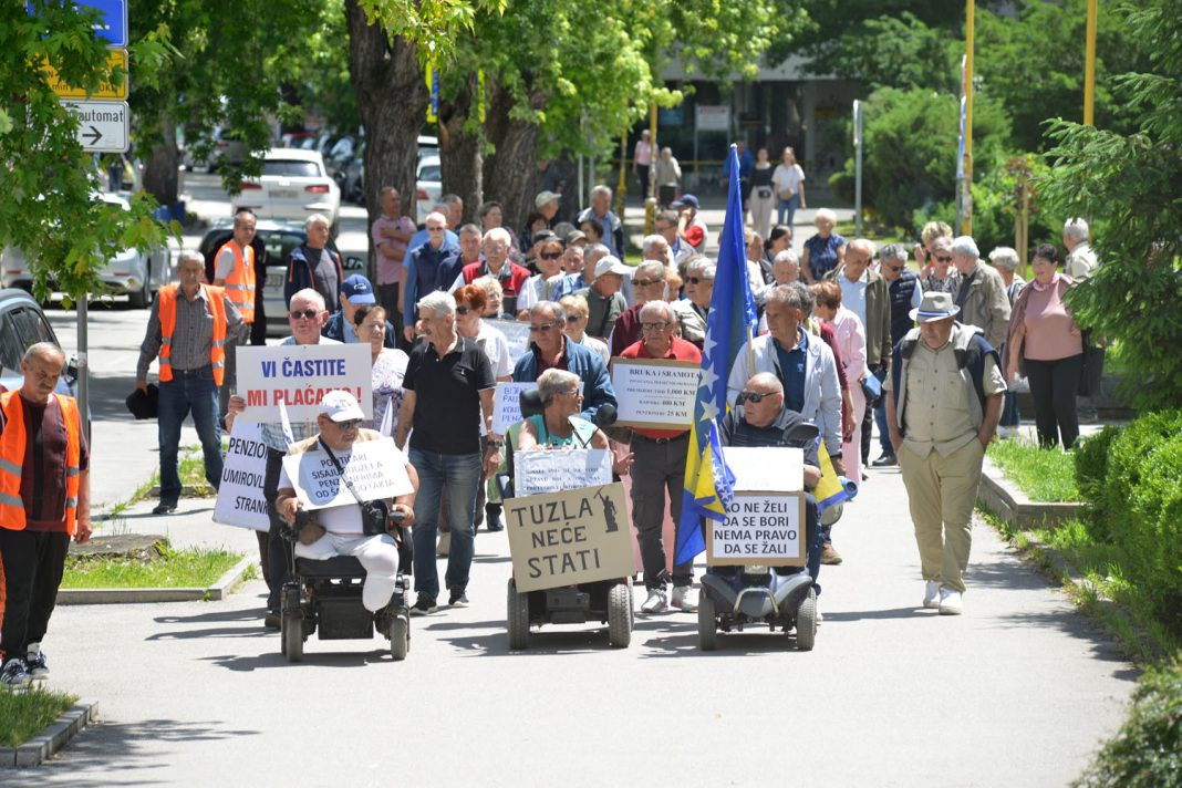 U Tuzli protest zbog niskih penzija
