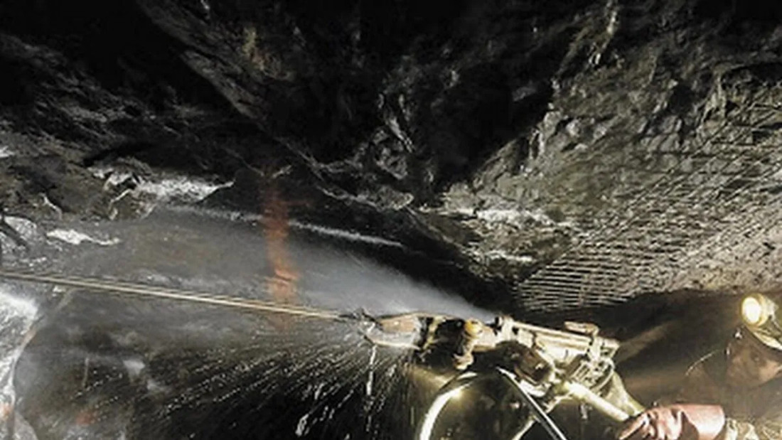 U padu lifta u rudniku u Južnoj Africi poginulo 11 radnika, 75 povrijeđeno