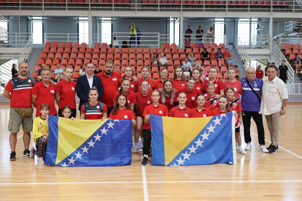 Svečano otvoren Prvi međunarodni rukometni turnir 'Trofej grada Bihaća'