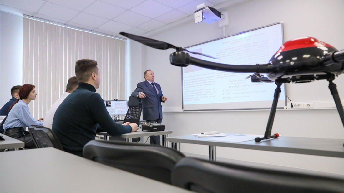 Rusija planira organizovati lekcije u školama o korištenju bespilotnih letjelica